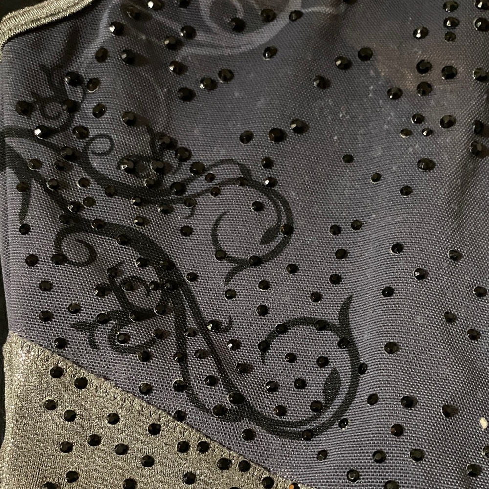 QUATRO. Girls' Metallic Gray and Black Gymnastics Leotard - Picture 8 of 8